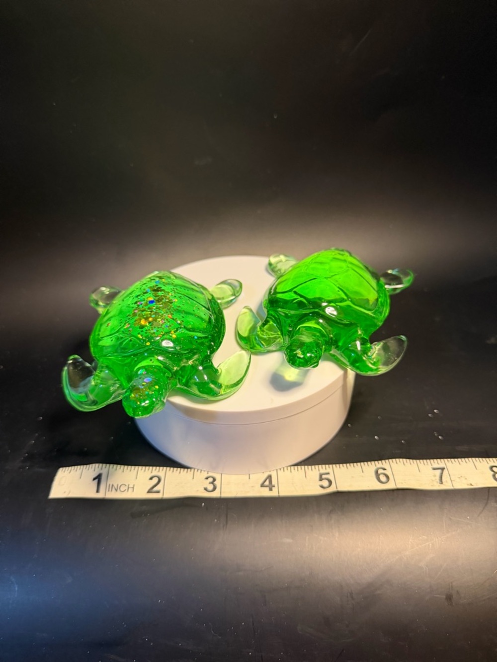 Green resin Turtle Figurines - Pair